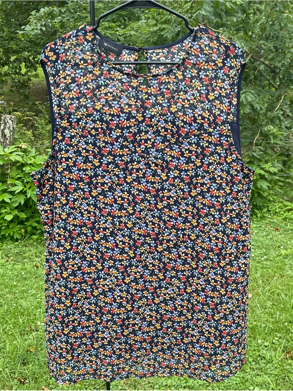 AB Studio Women's Blouse Size XXL Navy Floral Sleeveless Button Back Lined